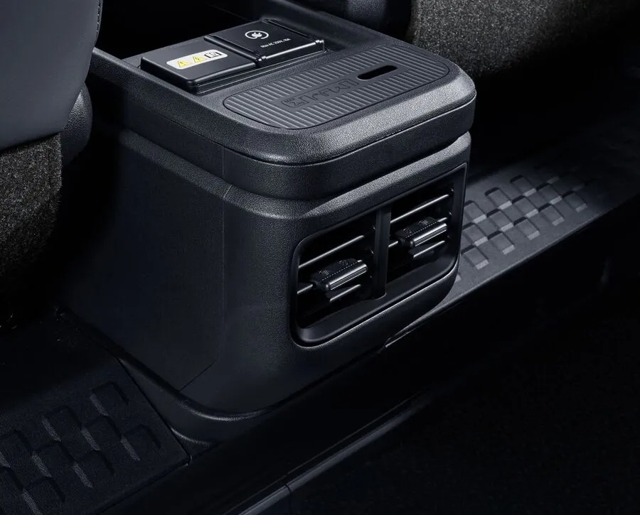 Air vents for the second row